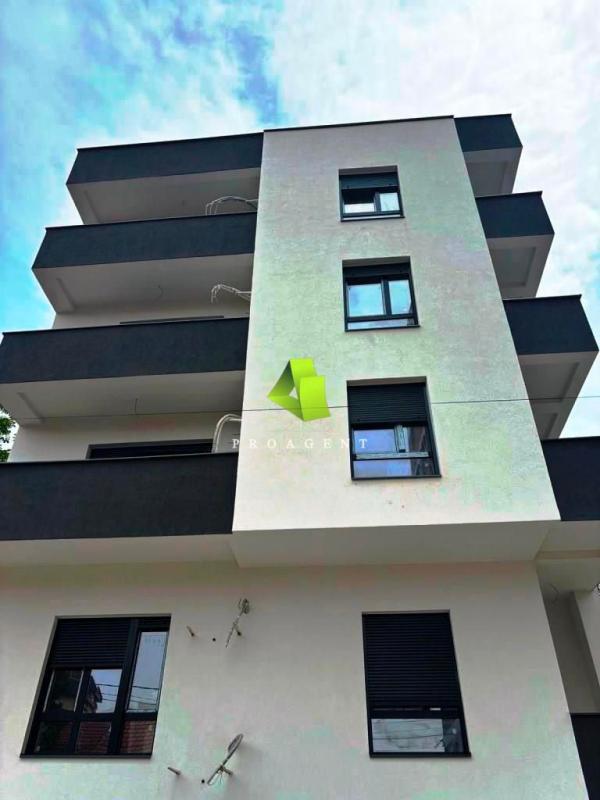 Glavna slika -Hajduk Stankova,  Lokal za izdavanje, 500m2, 4.500€