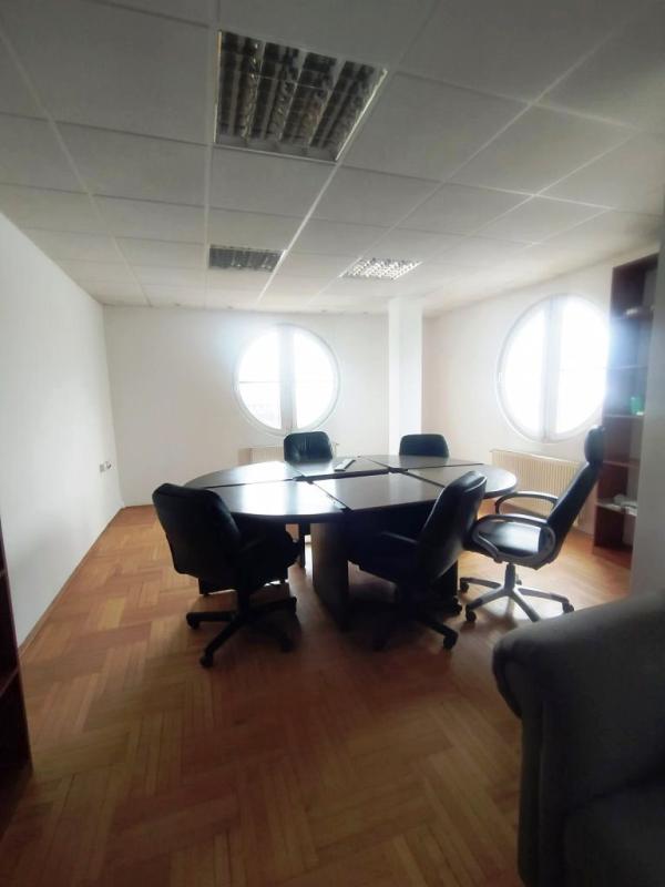 Slika 1 -  Lokal za izdavanje, 165m2, 900€