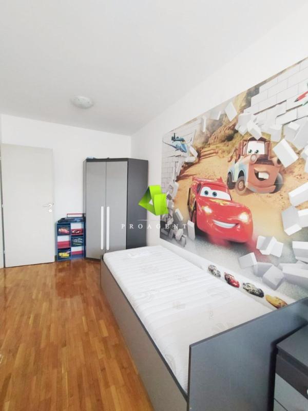 Slika 4 - Cara Dušana, Troiposoban stan za izdavanje, 80m2, 600€