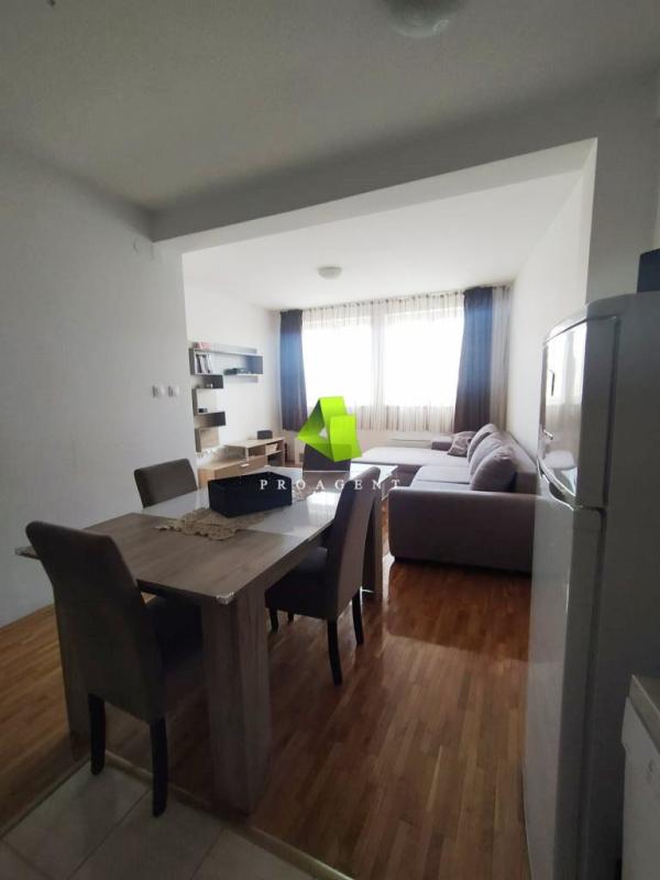Slika 2 - Cara Dušana, Troiposoban stan za izdavanje, 80m2, 600€