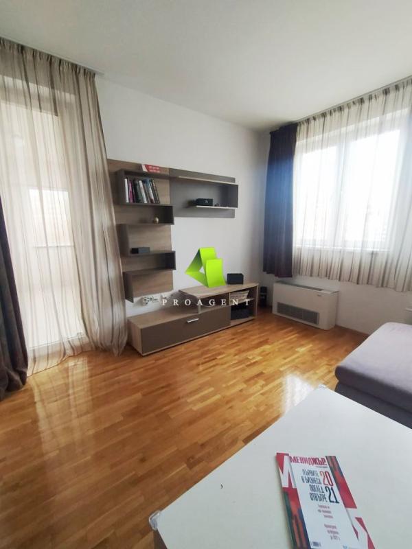 Slika 1 - Cara Dušana, Troiposoban stan za izdavanje, 80m2, 600€
