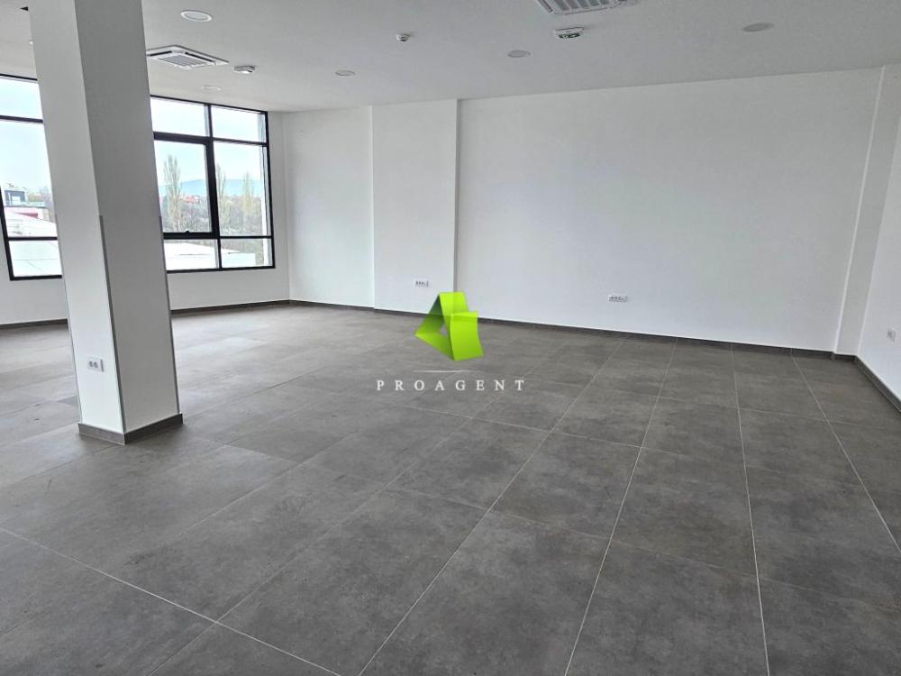 Slika 2 -  Lokal za izdavanje, 700m2, 7.000€