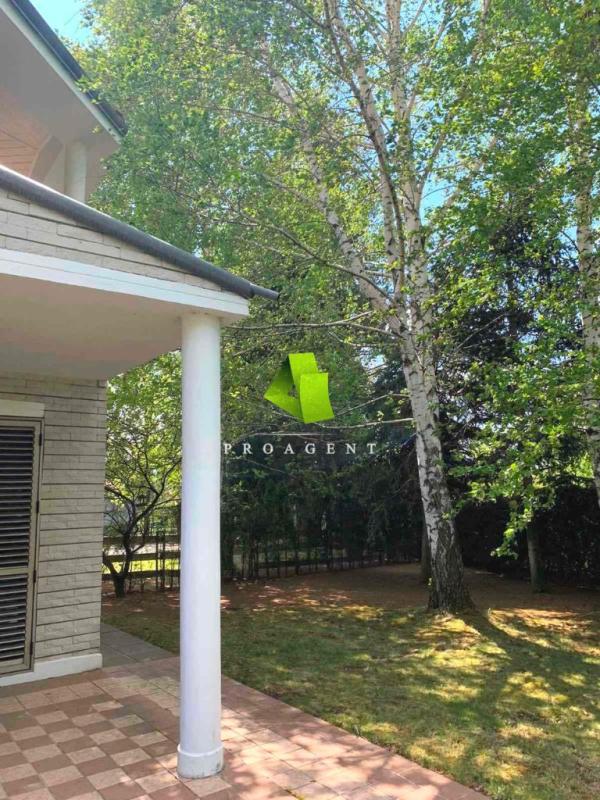 Slika 1 -  Kuća za izdavanje, 240m2, 1.200€