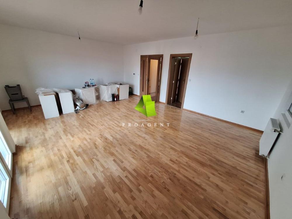 Glavna slika -Četvorosoban stan za izdavanje, 116m2, 500€