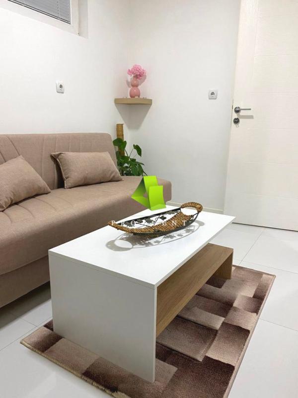 Glavna slika -Trosoban stan za izdavanje, 45m2, 350€