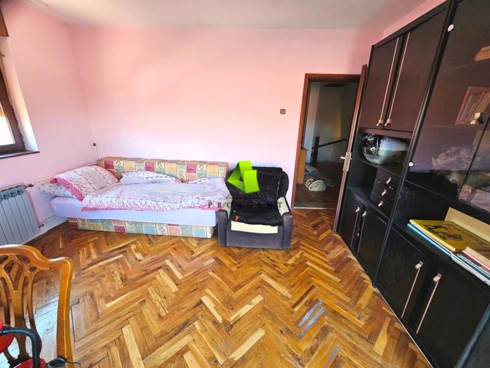 Slika 9 - Četvorosoban stan za izdavanje, 180m2, 600€