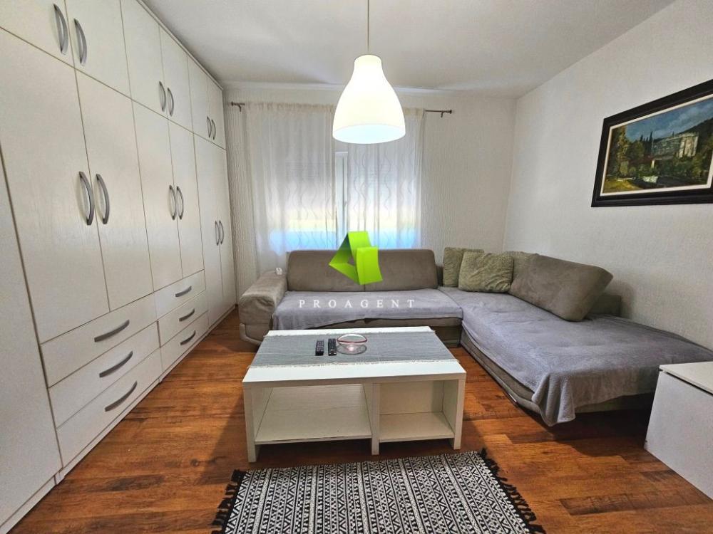 Glavna slika -Četvorosoban stan za izdavanje, 85m2, 400€