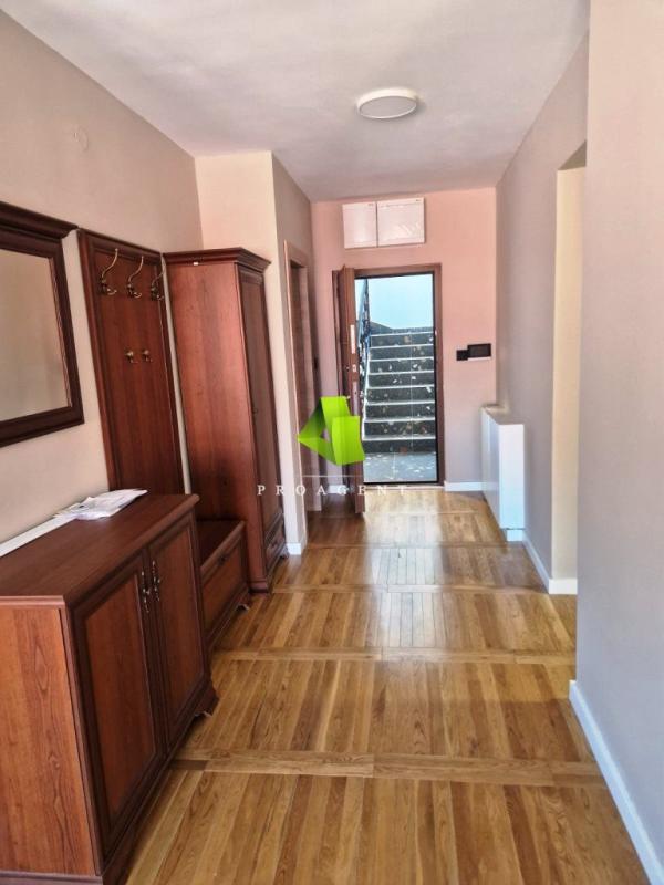 Slika 4 - Četvorosoban stan za izdavanje, 110m2, 1.200€