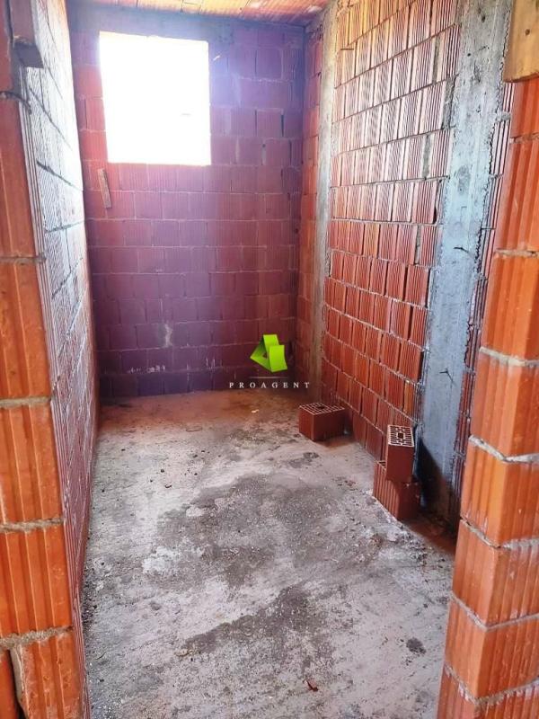 Slika 7 - Dvoiposoban stan na prodaju, 134m2, 135.000€