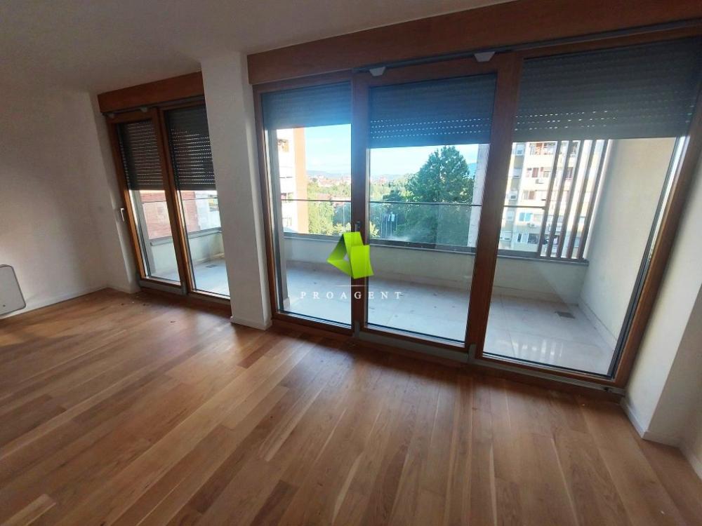 Slika 1 - Četvorosoban stan na prodaju, 86m2, 198.300€