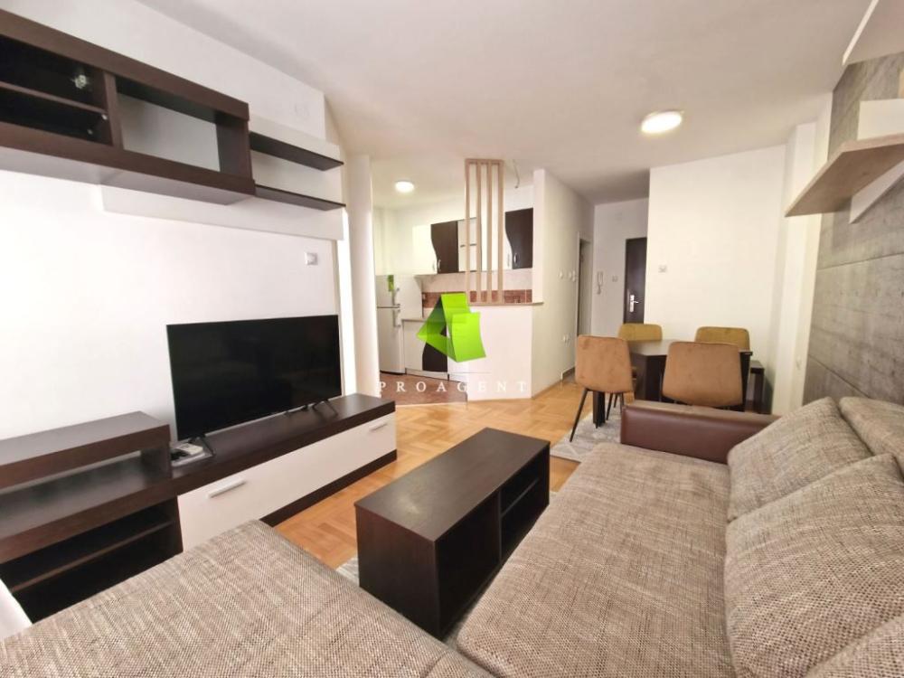 Slika 1 - Dvosoban stan za izdavanje, 43m2, 370€