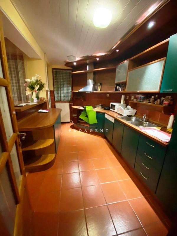 Slika 3 - Jesenjinova,  Kuća za izdavanje, 240m2, 1.100€