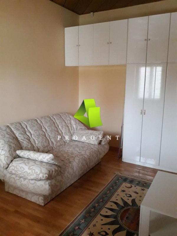 Slika 9 - Jesenjinova,  Kuća za izdavanje, 240m2, 1.100€