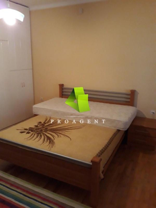 Slika 8 - Jesenjinova,  Kuća za izdavanje, 240m2, 1.100€