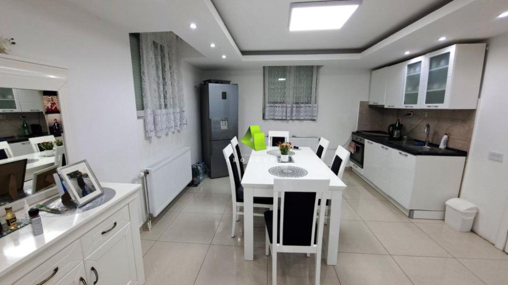 Slika 2 -  Kuća za izdavanje, 300m2, 2.000€