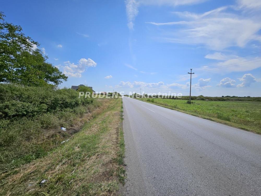 Slika 3 -  Plac na prodaju, Surčin, , 392.000€