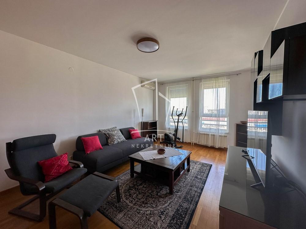 Slika 1 - Bulevar Crvene Armije, Dvosoban stan za izdavanje, 61m2, 700€