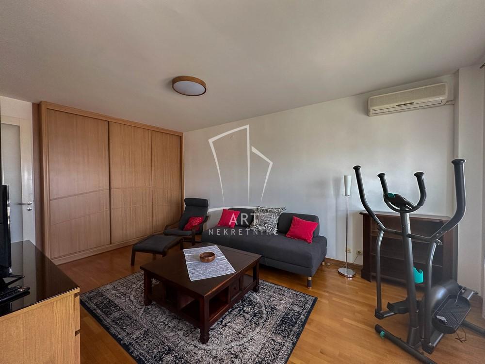 Slika 2 - Bulevar Crvene Armije, Dvosoban stan za izdavanje, 61m2, 700€