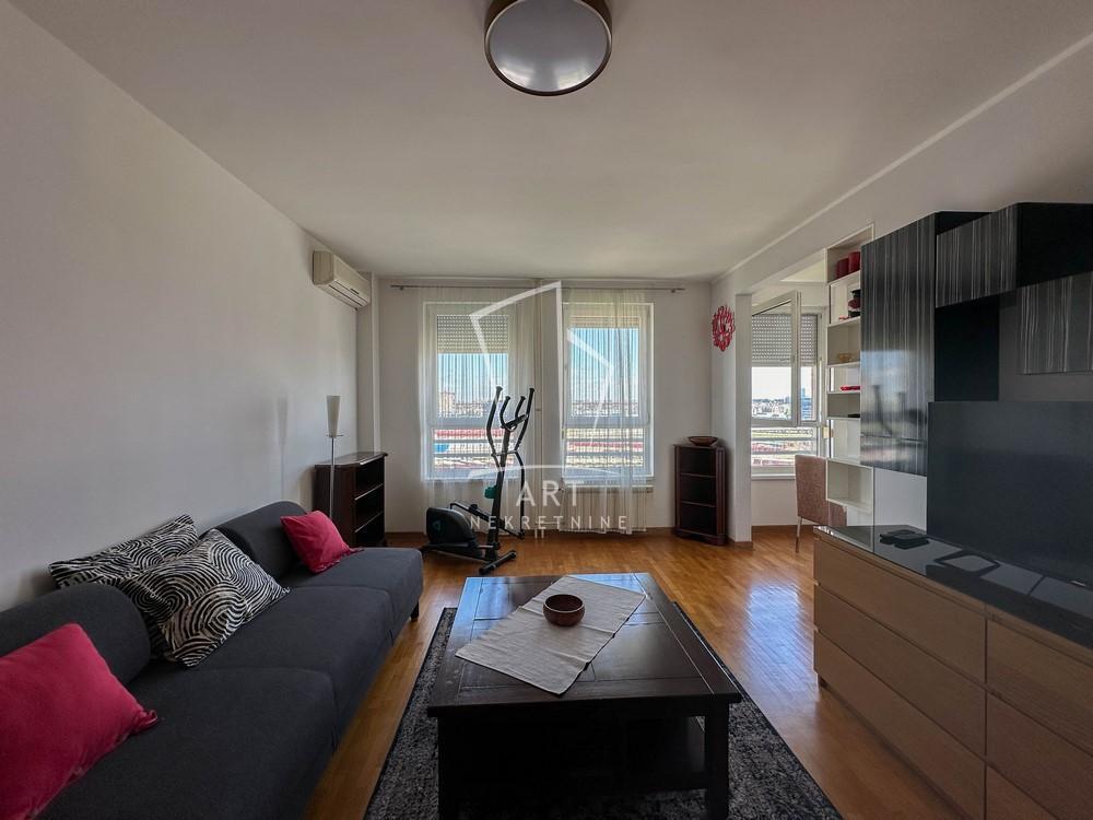 Glavna slika -Bulevar Crvene Armije, Dvosoban stan za izdavanje, 61m2, 700€