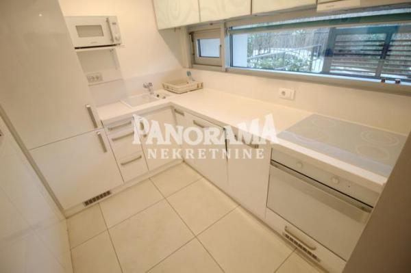 Slika 5 - Omladinska,  Kuća na prodaju, 170m2, 795.000€