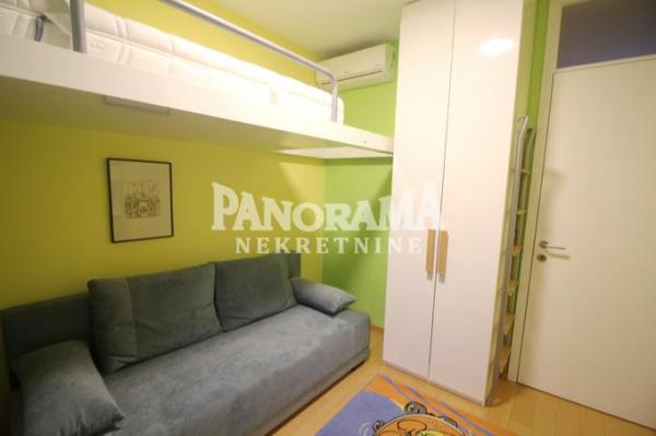 Slika 10 - Omladinska,  Kuća na prodaju, 170m2, 795.000€