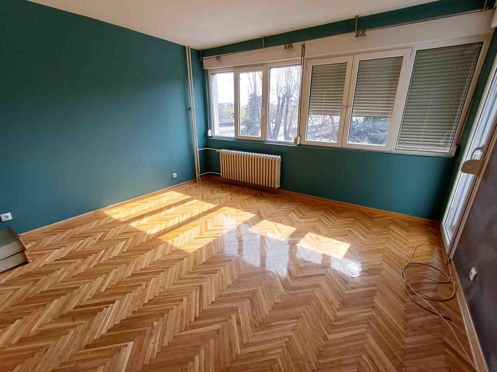 Slika 1 - Bulevar Arsenija Čarnojevića,  Lokal za izdavanje, 122m2, 1.250€
