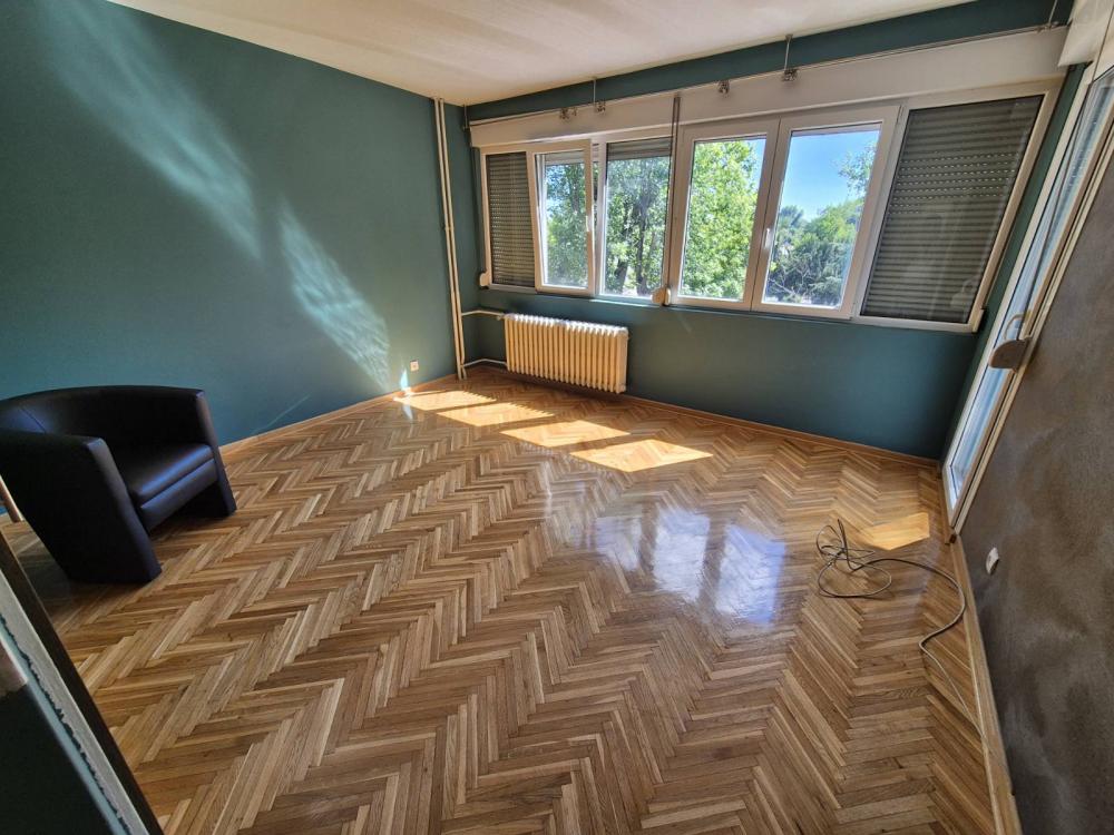 Slika 4 - Bulevar Arsenija Čarnojevića,  Lokal za izdavanje, 122m2, 1.250€