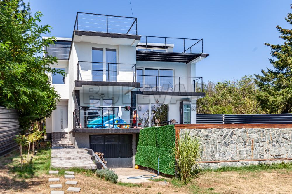 Slika 1 - Petra Božovića, Kuća na prodaju, 260m2, 195.000€