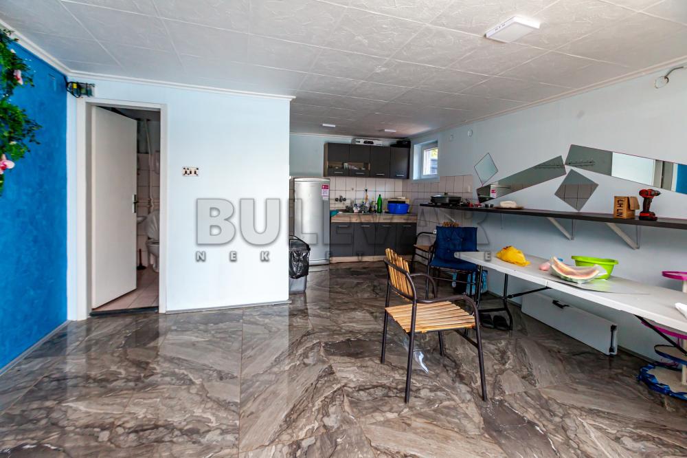 Slika 9 - Petra Božovića, Kuća na prodaju, 260m2, 195.000€