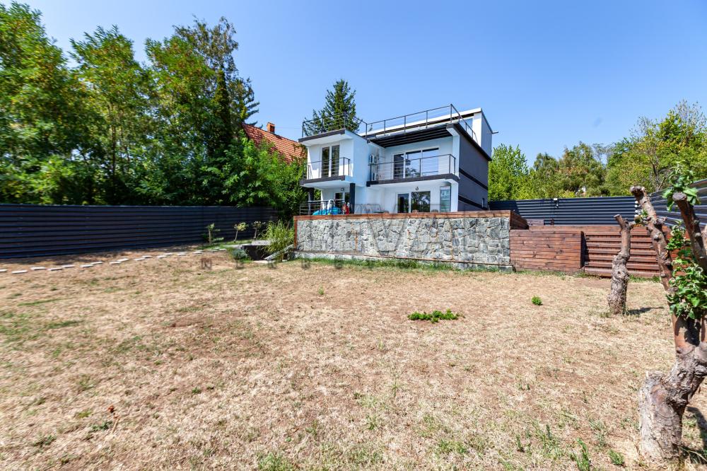 Slika 4 - Petra Božovića, Kuća na prodaju, 260m2, 195.000€