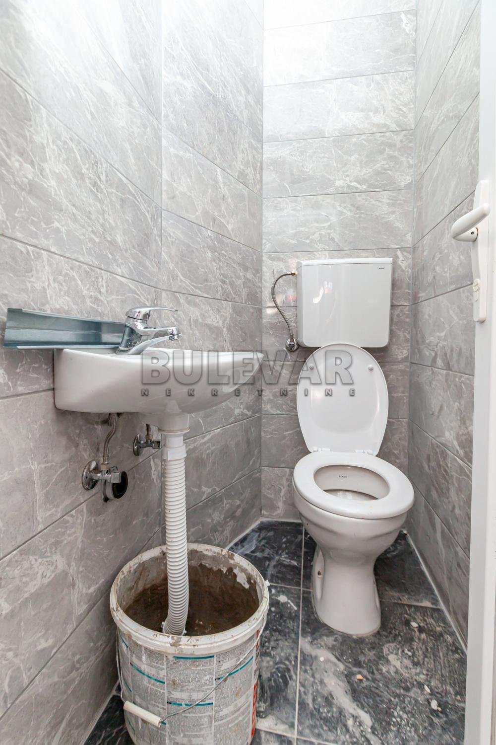 Slika 5 - Generala Milojka Lešjanina,  Lokal na prodaju, 165m2, 400.000€