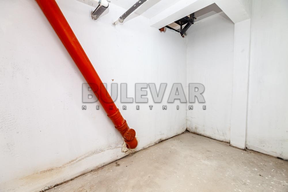 Slika 11 - Generala Milojka Lešjanina,  Lokal na prodaju, 165m2, 400.000€