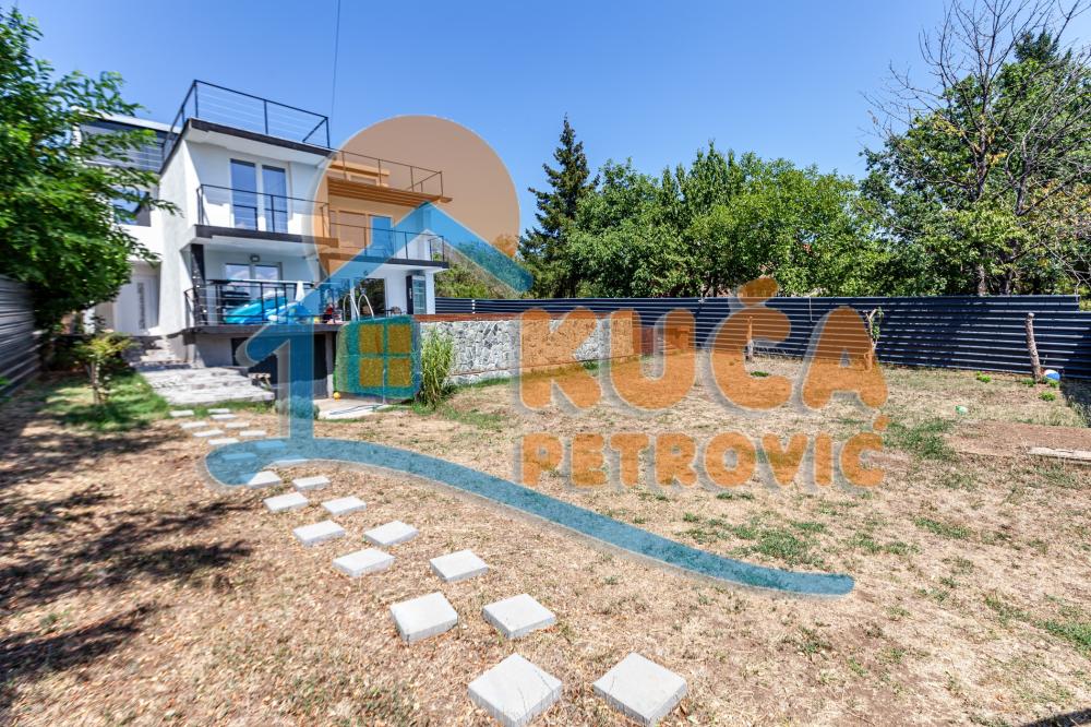 Slika 2 - Petra Božovića,  Kuća na prodaju, 260m2, 195.000€