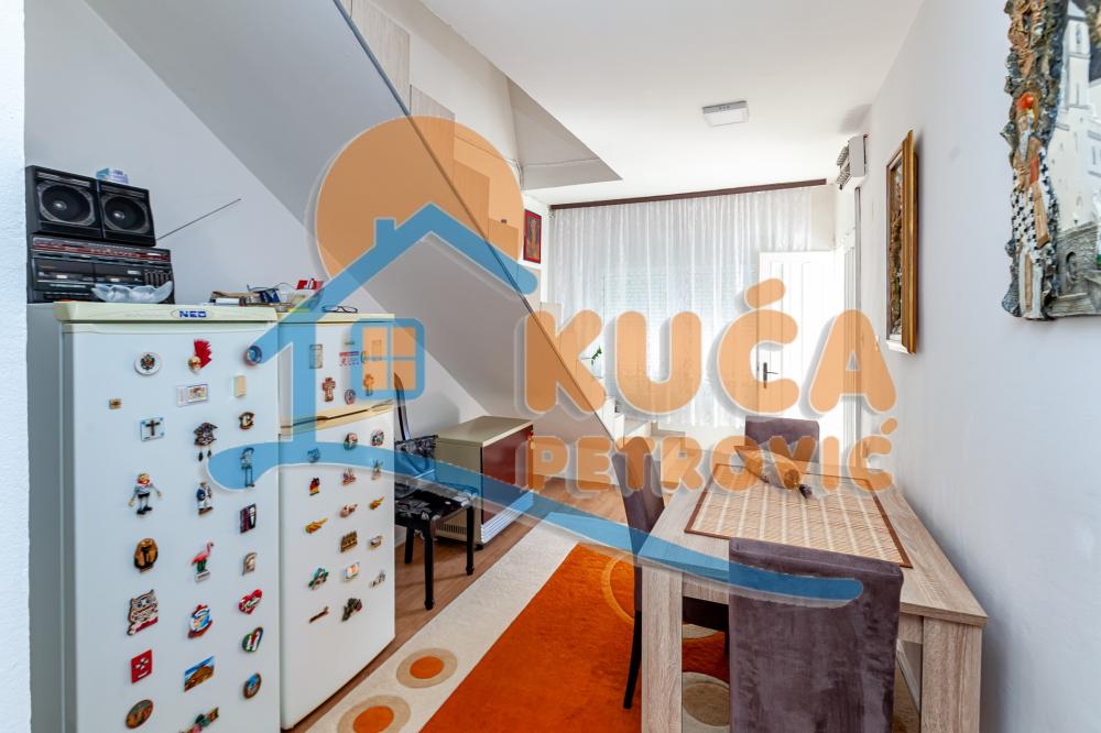 Slika 11 - Knjaževačka,  Kuća na prodaju, 270m2, 257.500€