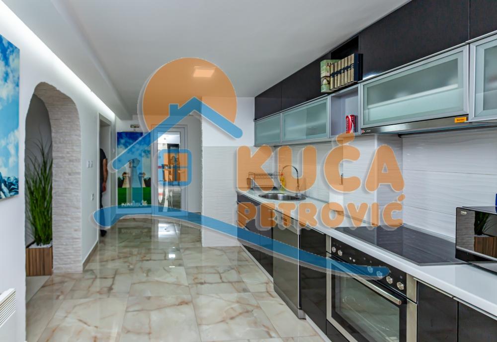 Slika 2 - Knjaževačka,  Kuća na prodaju, 270m2, 257.500€