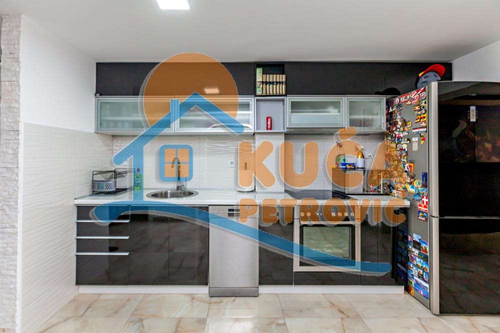 Slika 3 - Knjaževačka,  Kuća na prodaju, 270m2, 257.500€