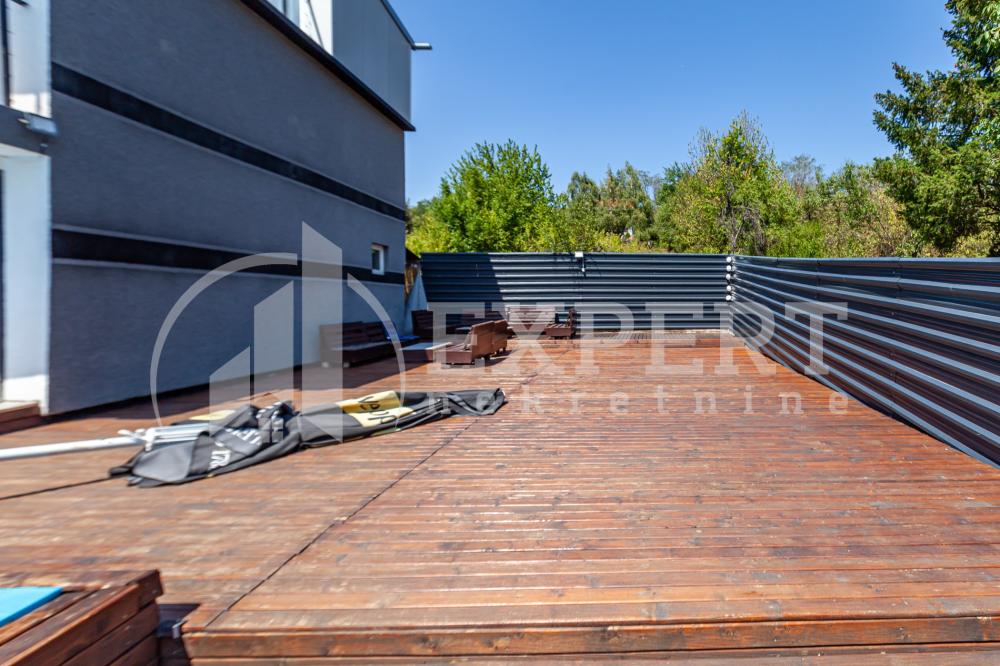 Slika 5 - Petra Božovića,  Kuća na prodaju, 260m2, 195.000€