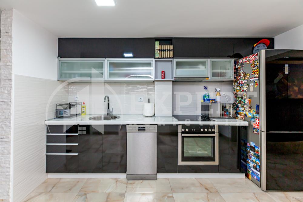 Slika 3 - Knjaževačka,  Kuća na prodaju, 270m2, 257.500€