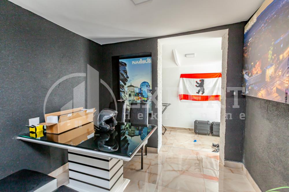 Slika 4 - Knjaževačka,  Kuća na prodaju, 270m2, 257.500€