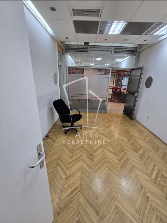 Slika 2 - Obilićev Venac,  Lokal za izdavanje, 18m2, 400€