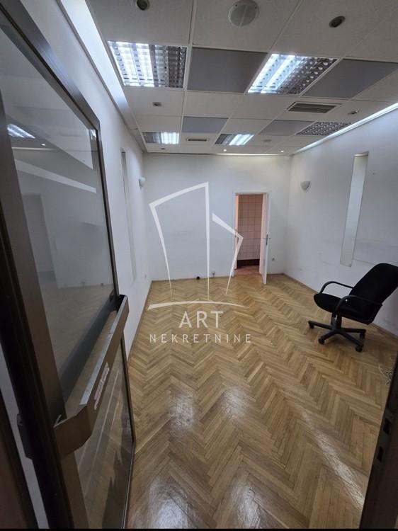 Glavna slika -Obilićev Venac,  Lokal za izdavanje, 18m2, 400€