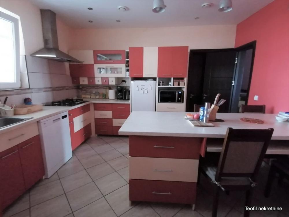 Slika 2 - Izvorska,  Kuća na prodaju, 256m2, 415.000€