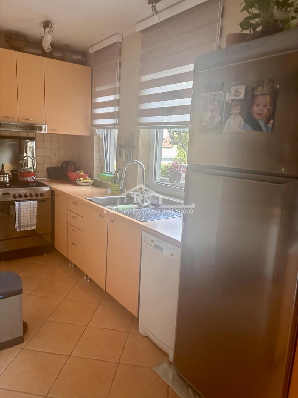 Slika 9 - Nićifora Ninkovića, Šestosoban stan na prodaju, 199m2, 227.000€