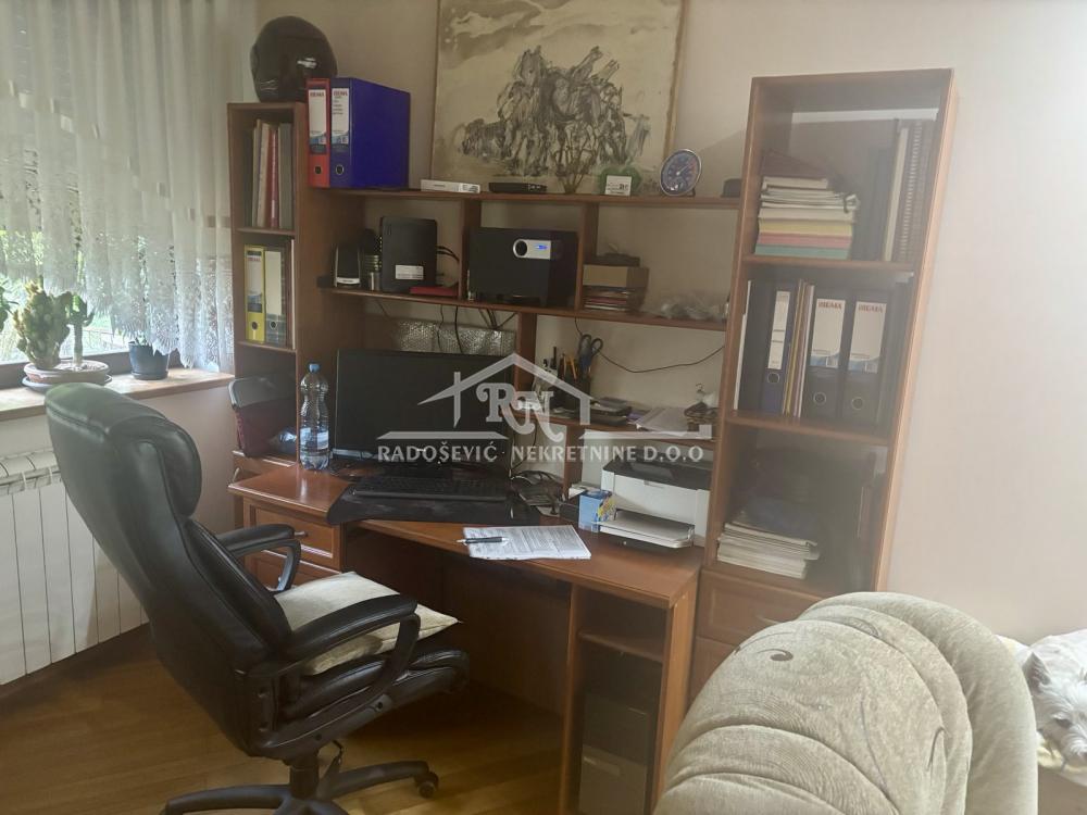 Slika 2 - Nićifora Ninkovića, Šestosoban stan na prodaju, 199m2, 227.000€
