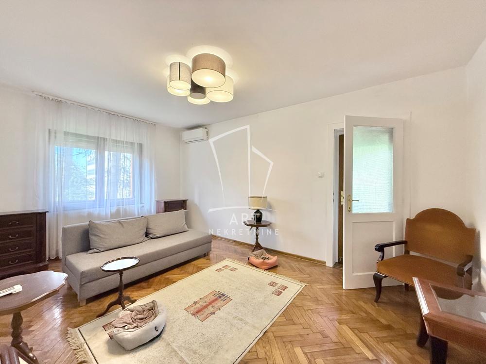 Slika 2 - Sitnička, Kuća za izdavanje, 255m2, 3.000€