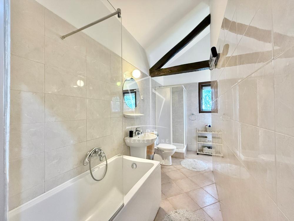 Slika 6 - Sitnička, Kuća za izdavanje, 255m2, 3.000€