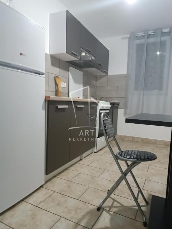 Slika 2 - Maršala Tita, Trosoban stan za izdavanje, 65m2, 500€