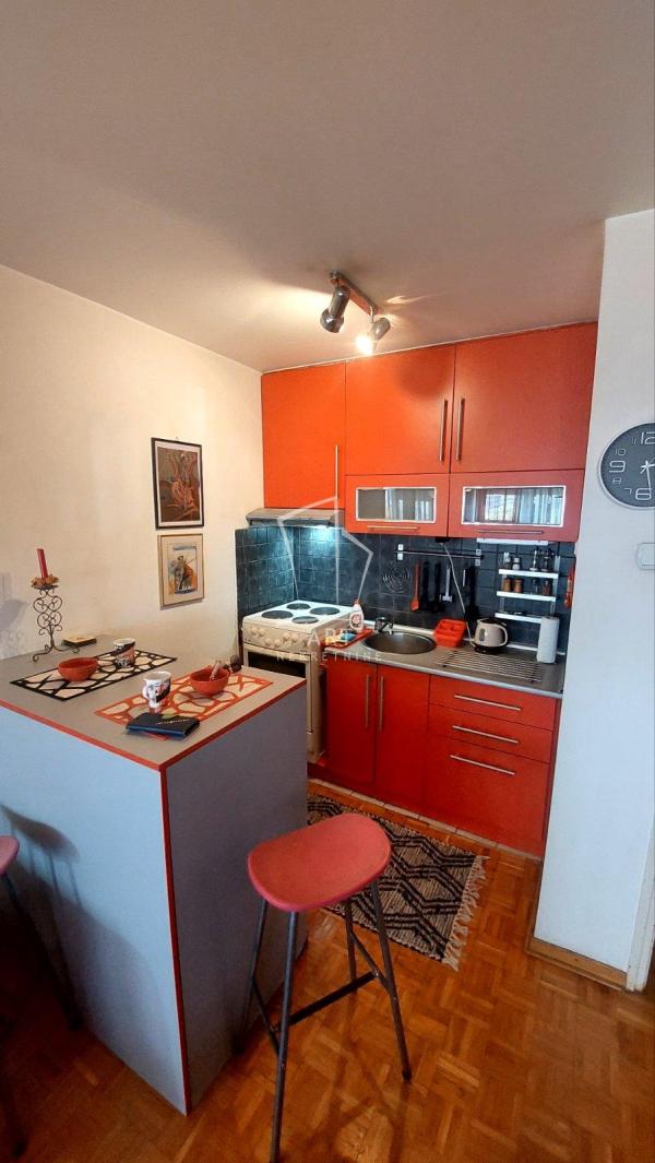 Slika 2 - Pariske komune, Dvoiposoban stan za izdavanje, 43m2, 600€