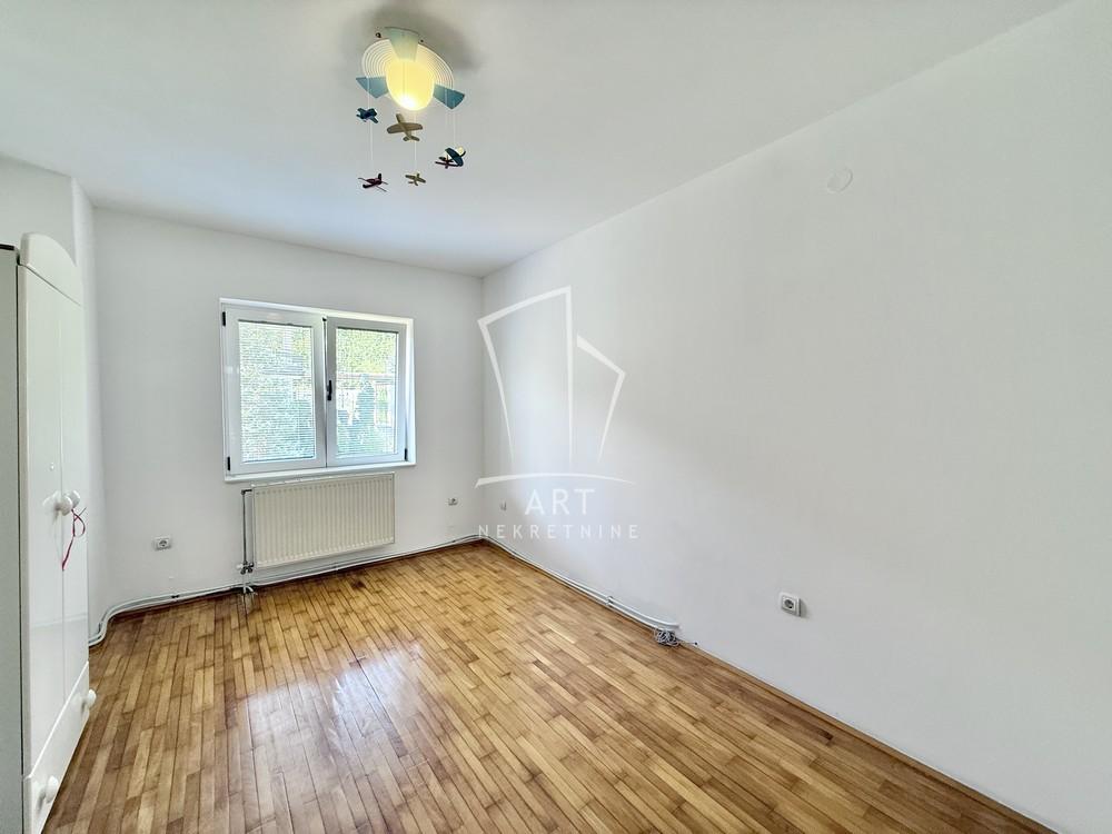 Slika 10 - Svetozara Radojčića,  Kuća na prodaju, 438m2, 680.000€