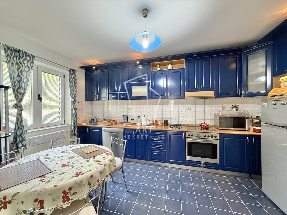 Slika 3 - Svetozara Radojčića,  Kuća na prodaju, 438m2, 680.000€